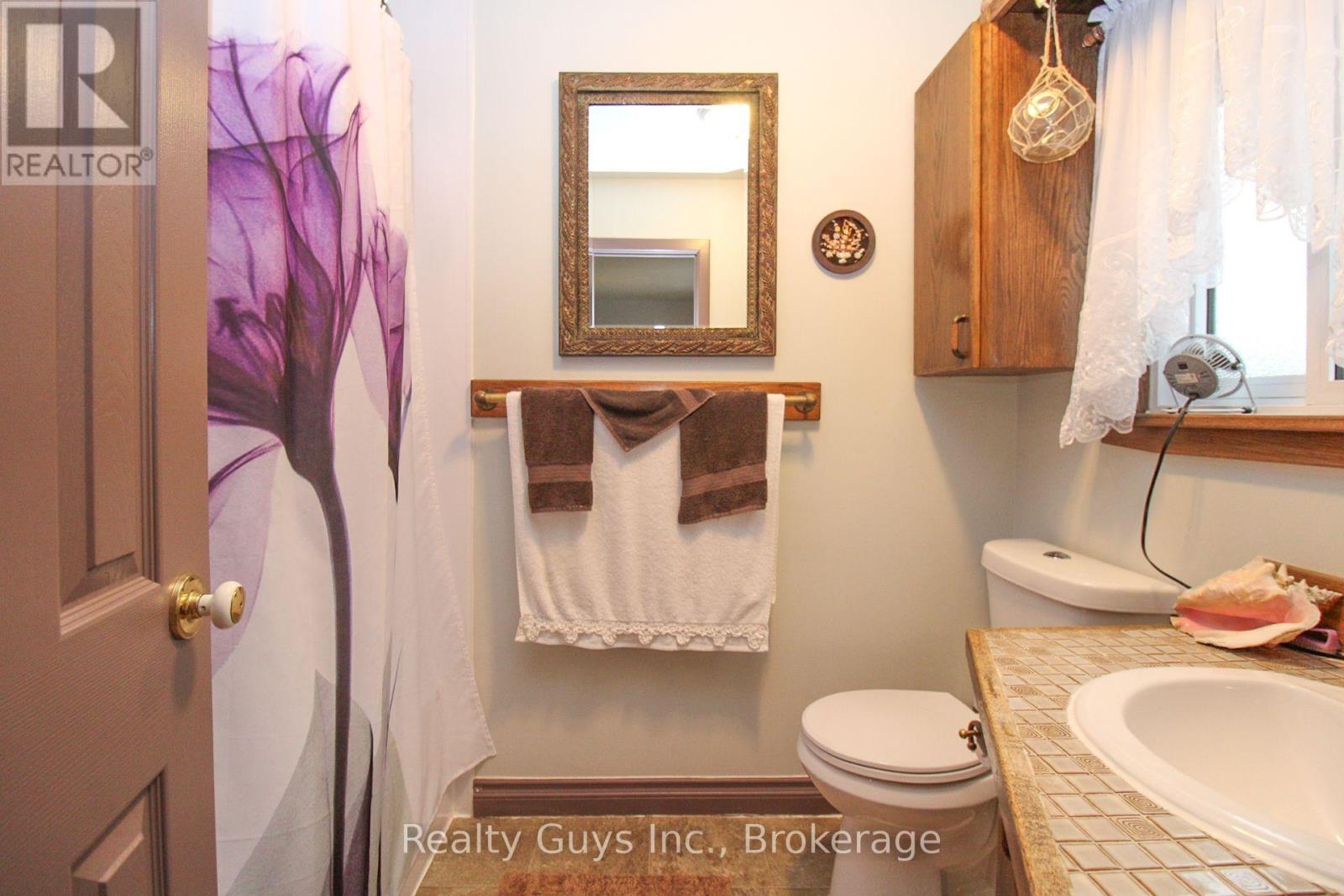 126 LAKESIDE DRIVE - Image 29