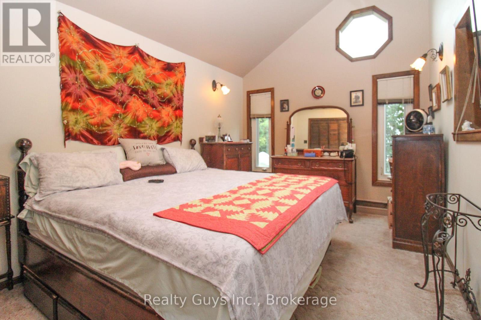 126 LAKESIDE DRIVE - 32
