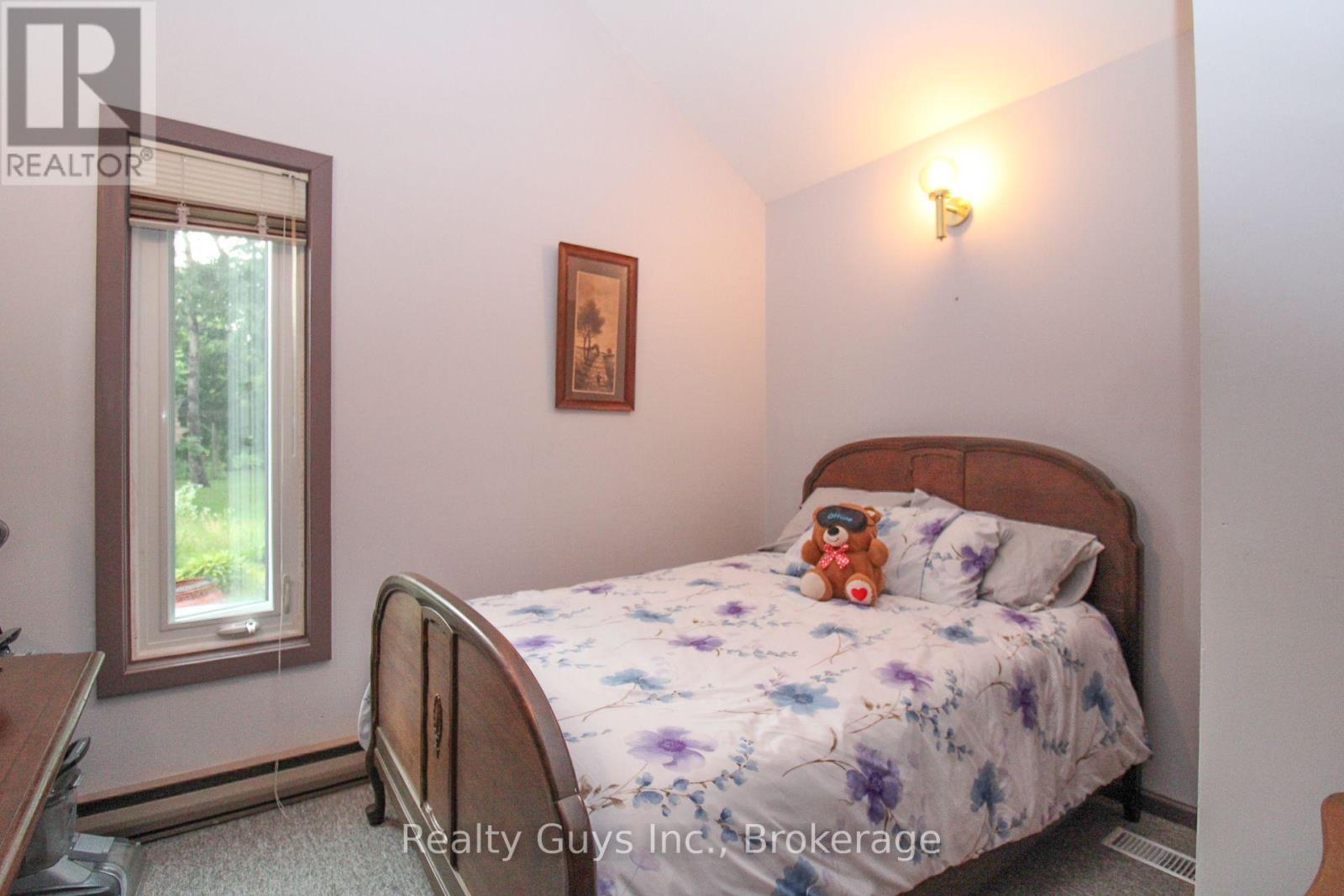 126 LAKESIDE DRIVE - Image 33