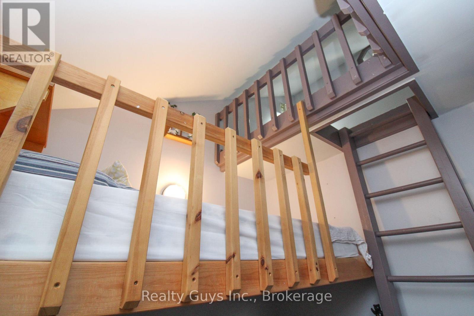 126 LAKESIDE DRIVE - Image 36