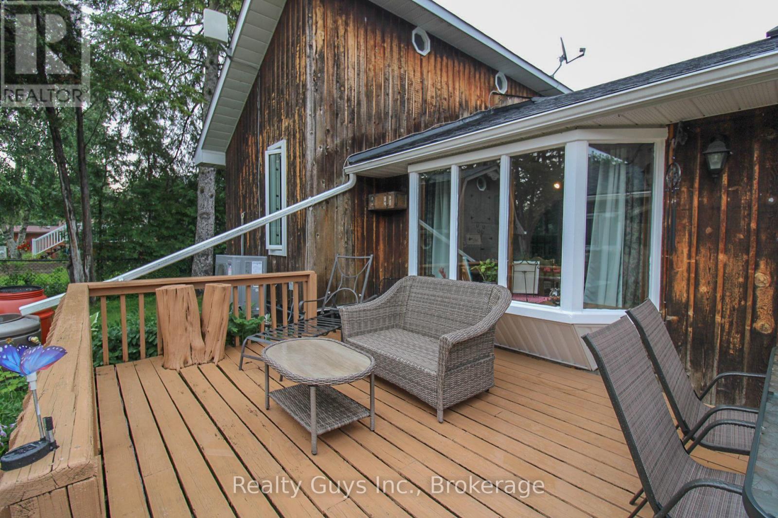 126 LAKESIDE DRIVE - 8