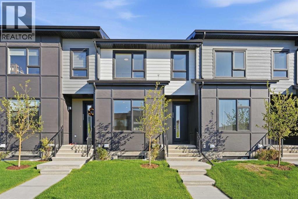 225 Vantage Drive, Cochrane, Alberta, T4C3G5, Cochrane, Alberta — photo 2 of 5