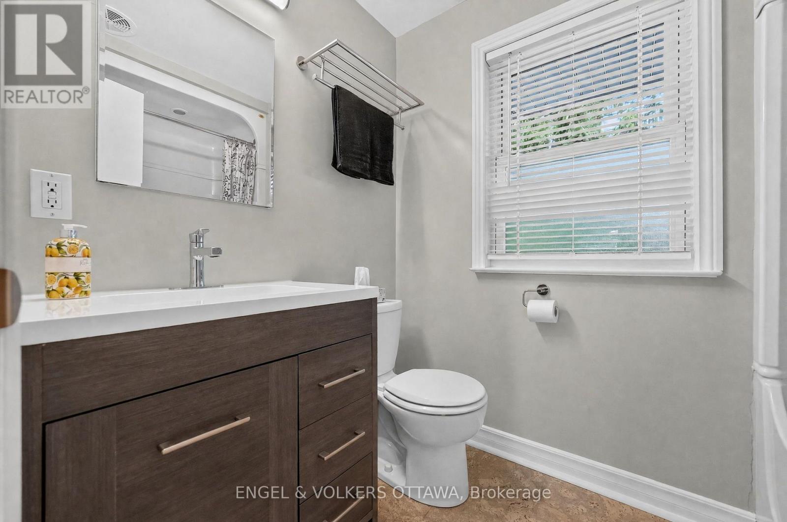 916 IROQUOIS ROAD - Image 30