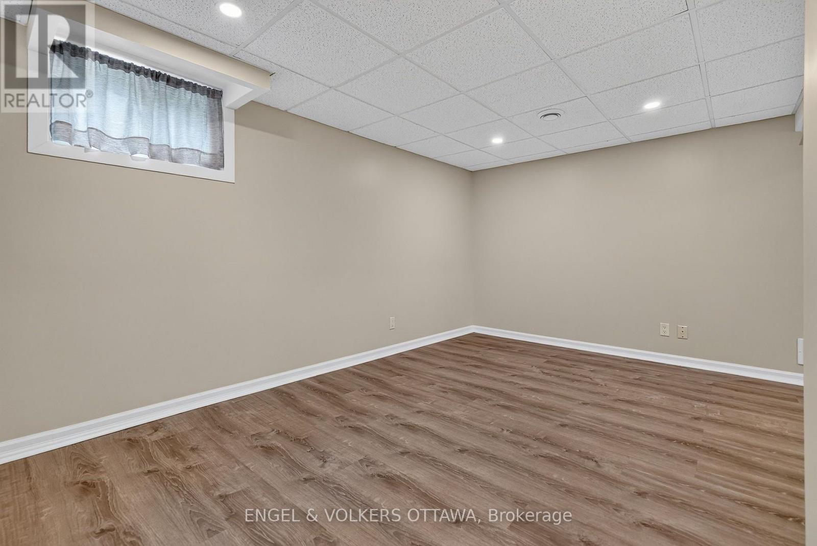 916 IROQUOIS ROAD - Image 34