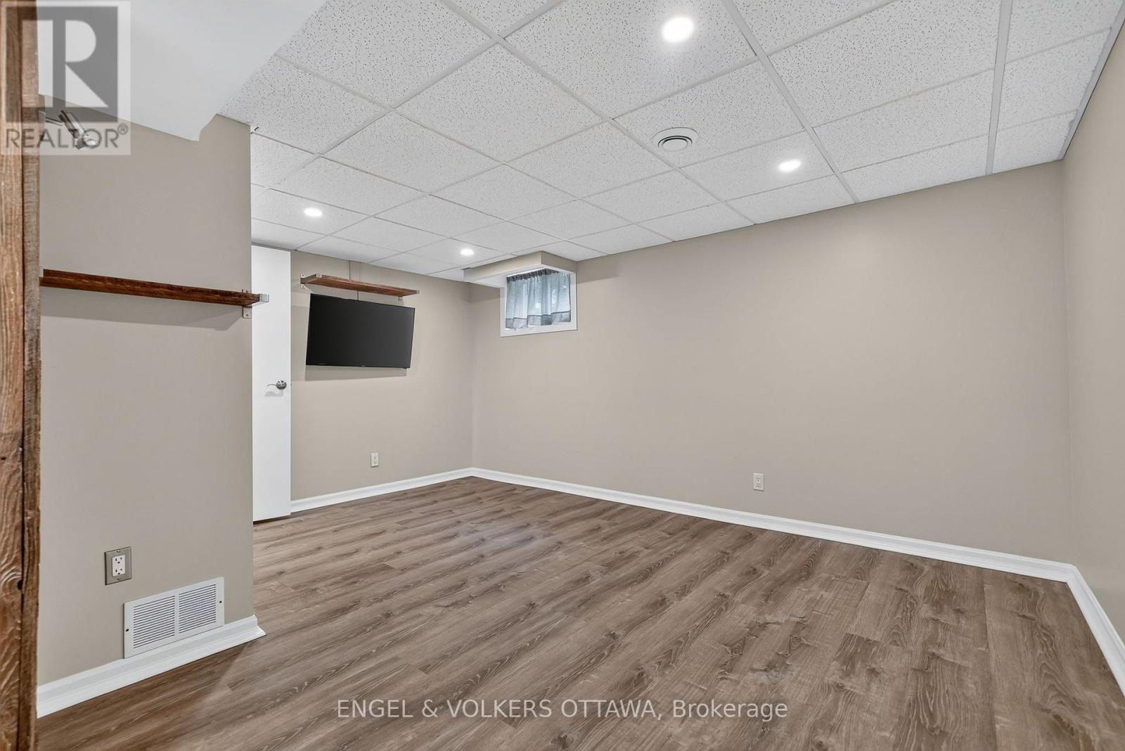 916 IROQUOIS ROAD - Image 35