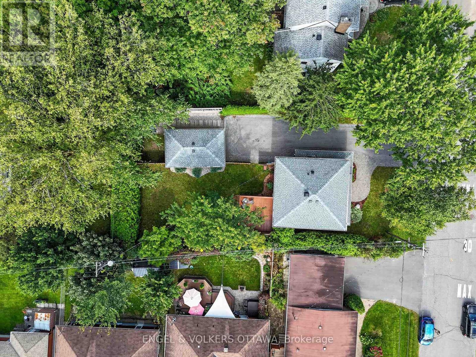 916 IROQUOIS ROAD - Image 40