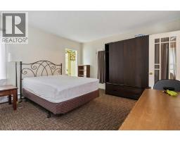 4pc Bathroom - 4714 48 Street, Camrose, AB T4V1L3 Photo 15