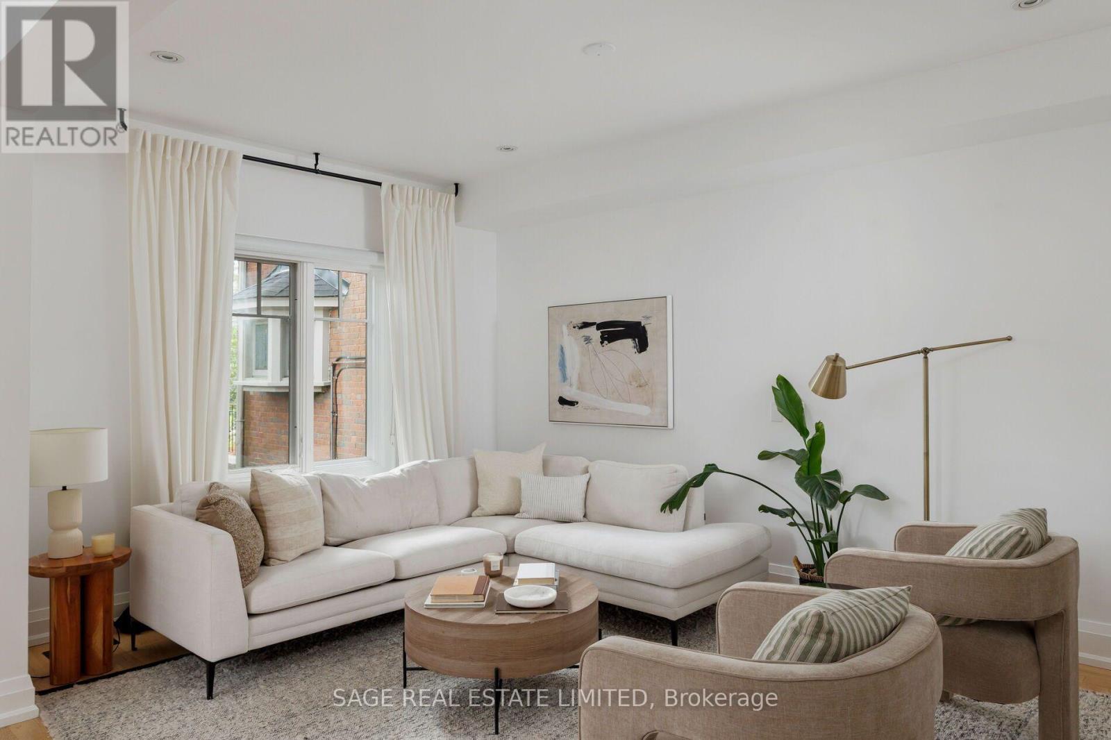 32 EDGEWOOD CRESCENT - 6