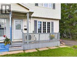 247 Kendra Street, photo 3