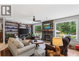 429 Howes Rd, Sayward, BC V0P1R0 Photo 11