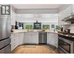 429 Howes Rd, Sayward, BC V0P1R0 Photo 14