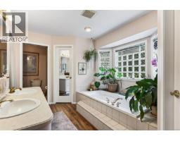 429 Howes Rd, Sayward, BC V0P1R0 Photo 22