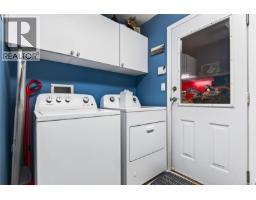 429 Howes Rd, Sayward, BC V0P1R0 Photo 27
