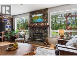 Living room - 429 Howes Rd, Sayward, BC V0P1R0 Photo 9