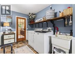 429 Howes Rd, Sayward, BC V0P1R0 Photo 62
