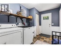 429 Howes Rd, Sayward, BC V0P1R0 Photo 63