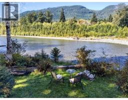 429 Howes Rd, Sayward, BC V0P1R0 Photo 76
