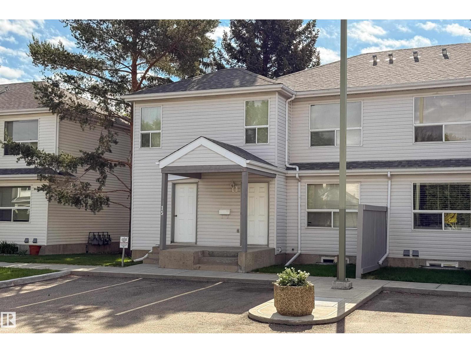 #15 603 YOUVILLE DR NW, Edmonton, Alberta, T6L6V8, Edmonton, Alberta — photo 3 of 5
