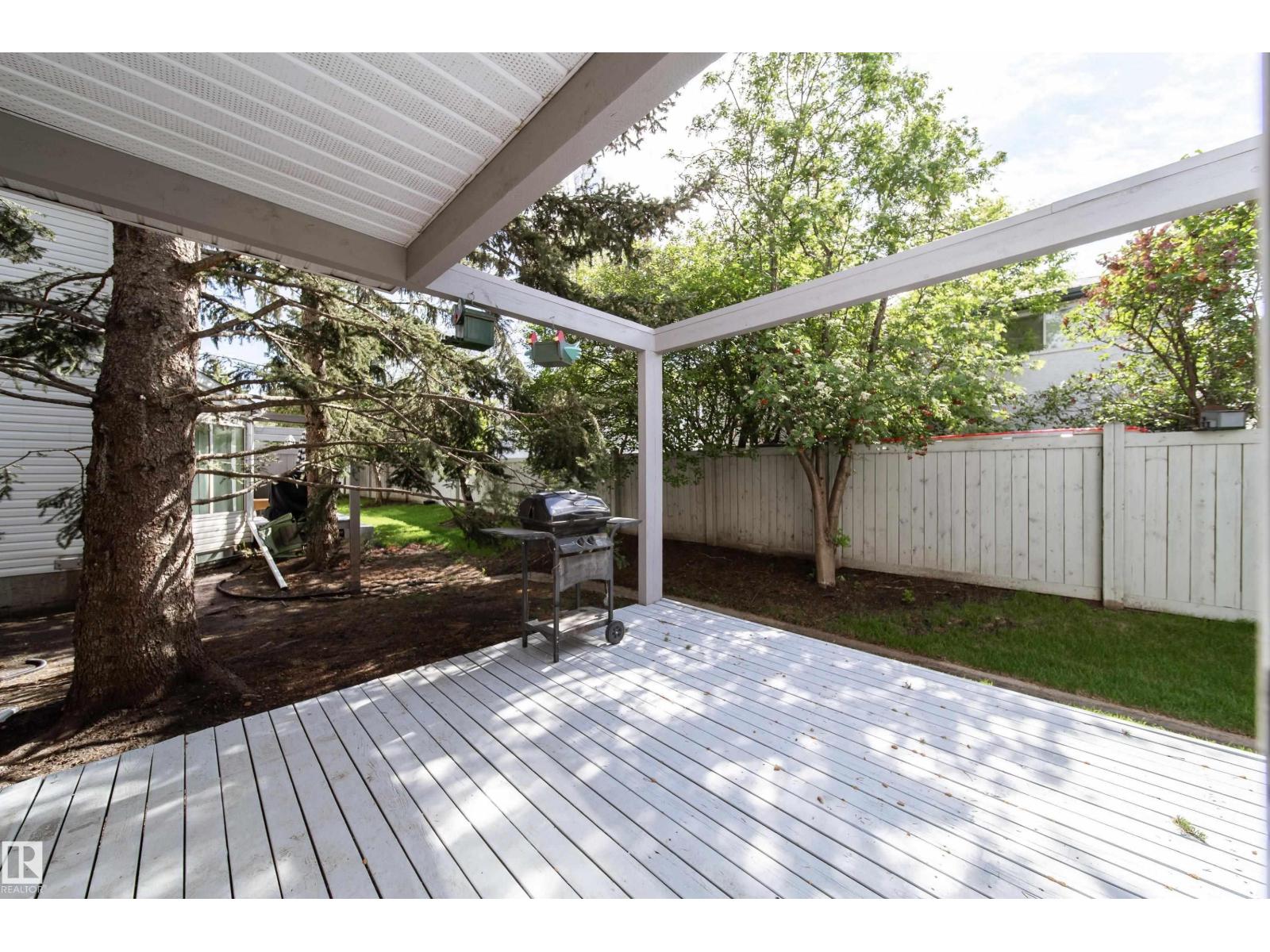 #15 603 YOUVILLE DR NW, Edmonton, Alberta, T6L6V8, Edmonton, Alberta — photo 4 of 5