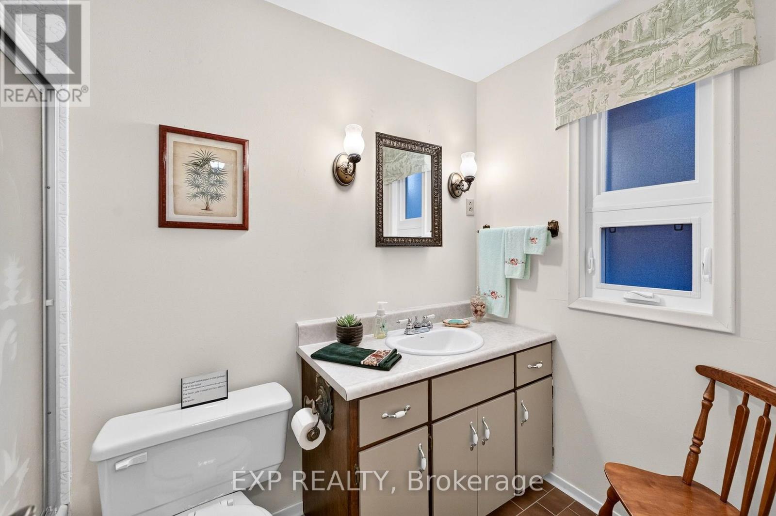 88 IRVING DRIVE - 19