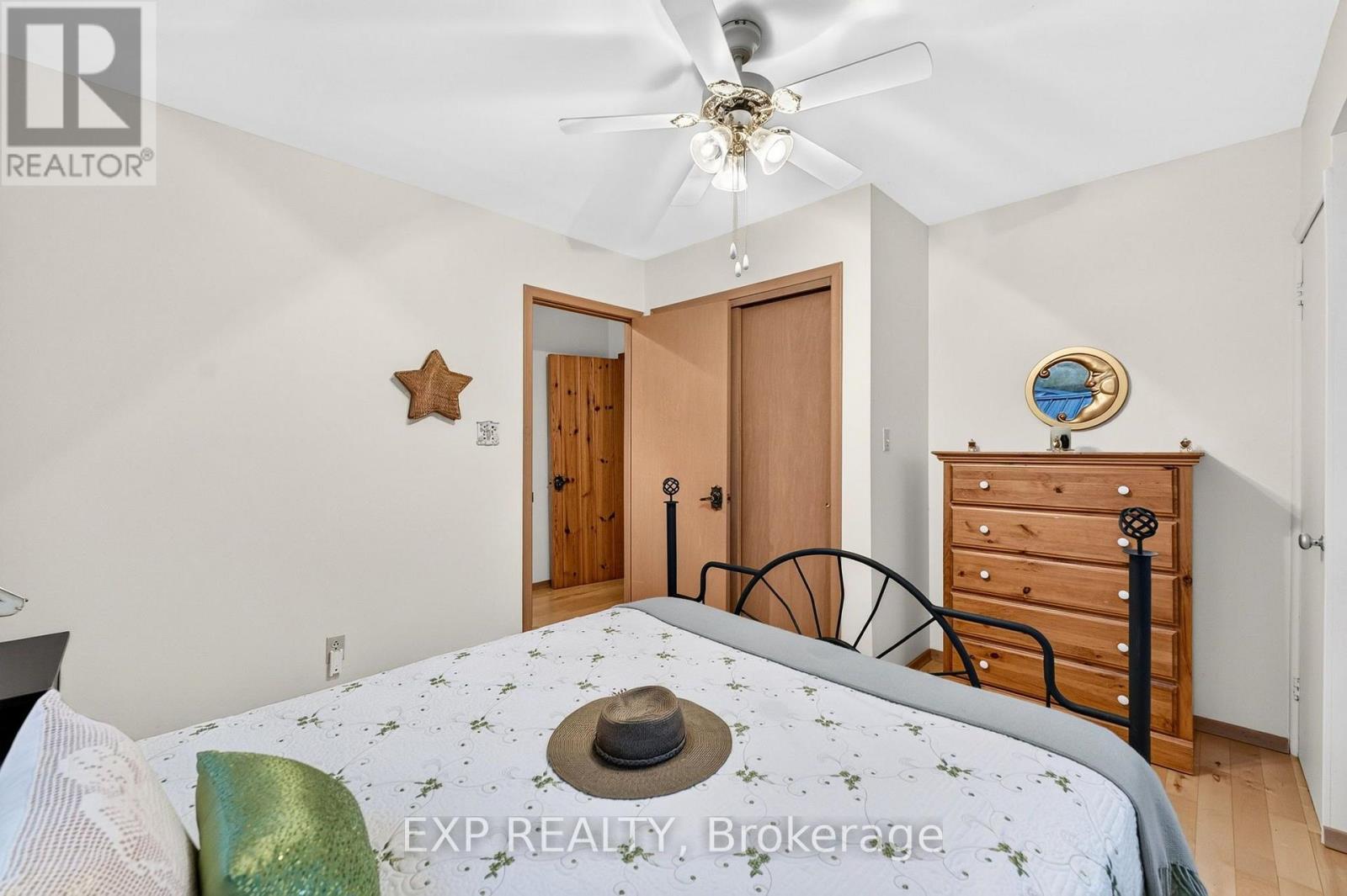 88 IRVING DRIVE - 22
