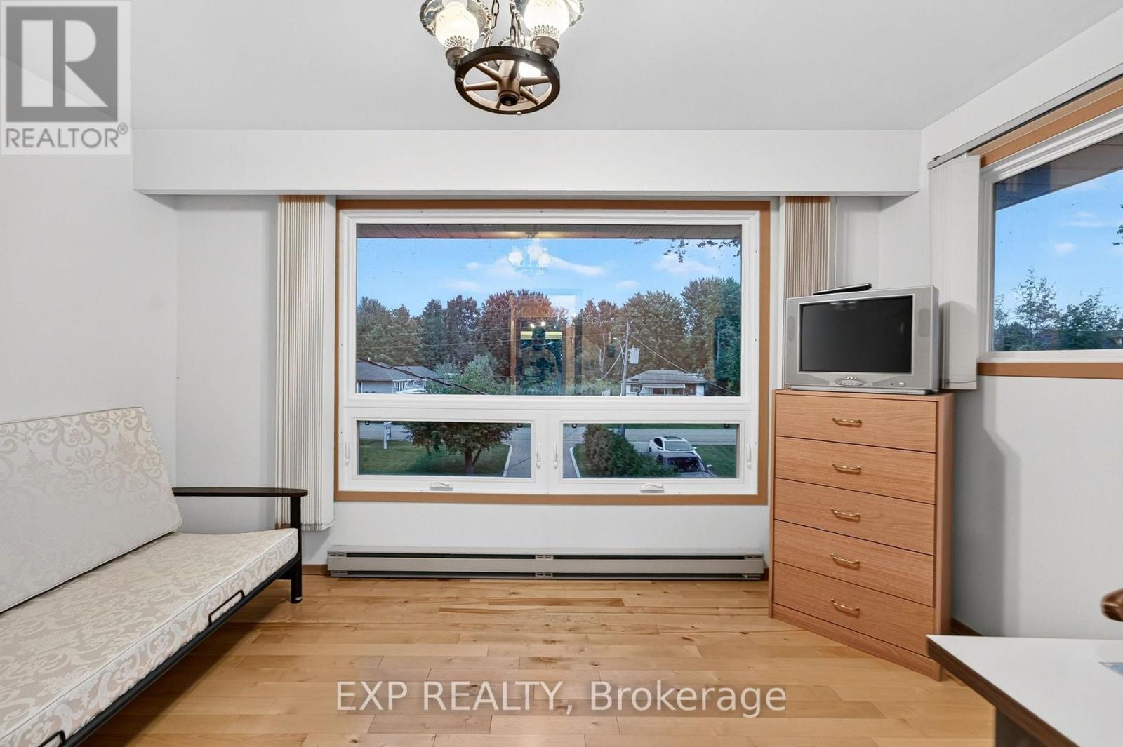 88 IRVING DRIVE - 34