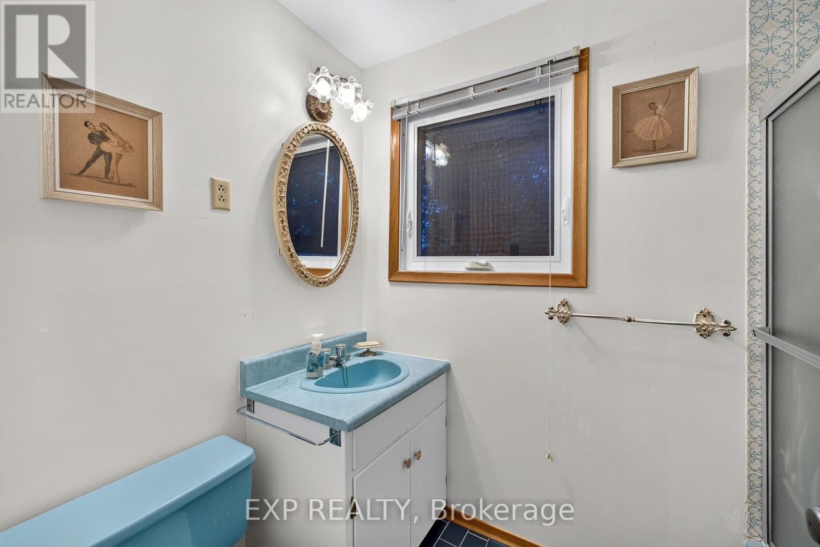88 IRVING DRIVE - 37