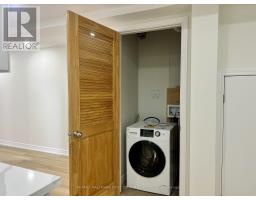 31 Shining Star Crescent, Toronto, ON M6M5L6 Photo 10