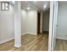 31 Shining Star Crescent, Toronto, ON M6M5L6 Photo 6