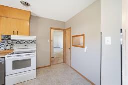 Recreation room - 221 Wallasey Street, Winnipeg, MB R3J3C2 Photo 6