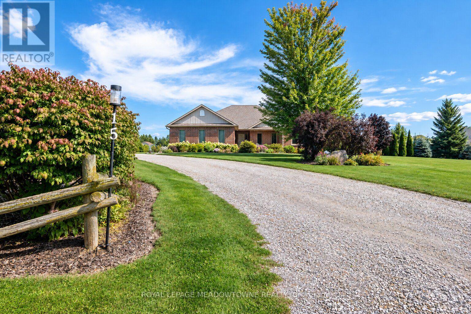 15 MOUNT HAVEN CRESCENT, East Luther Grand Valley