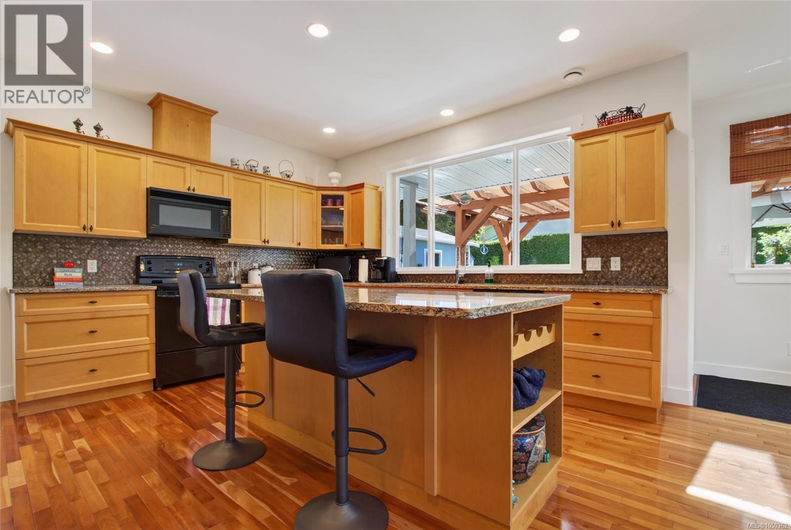 3192 Gibbins Rd - 10