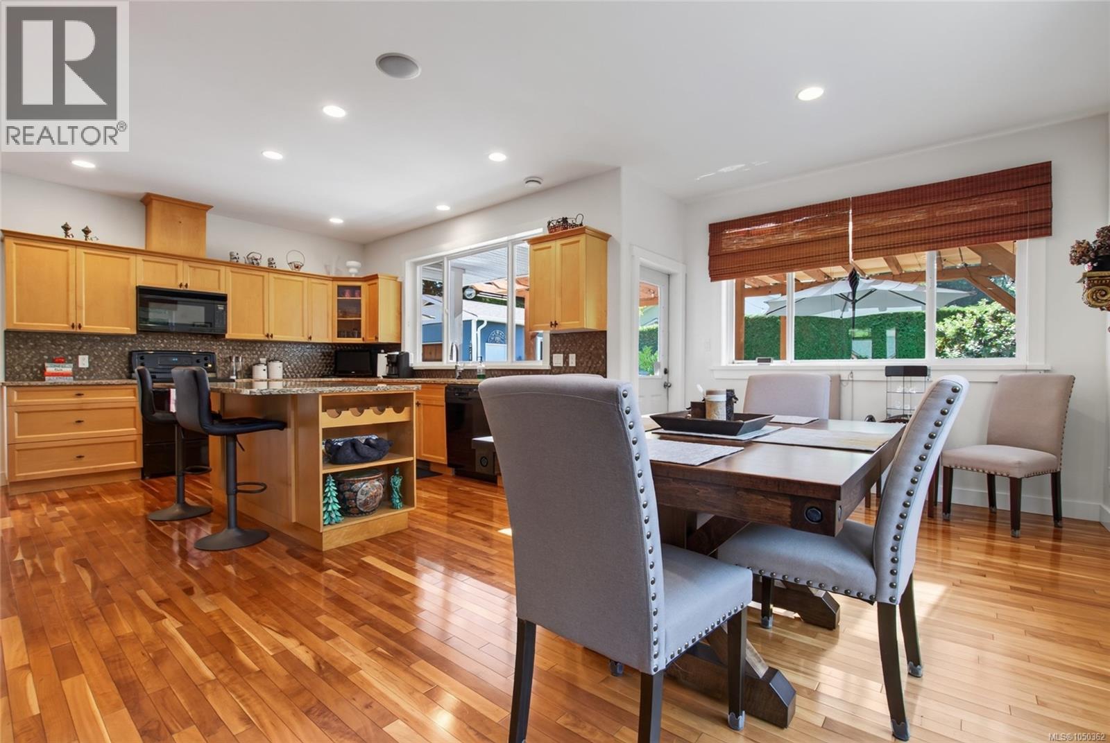 3192 Gibbins Rd - 17