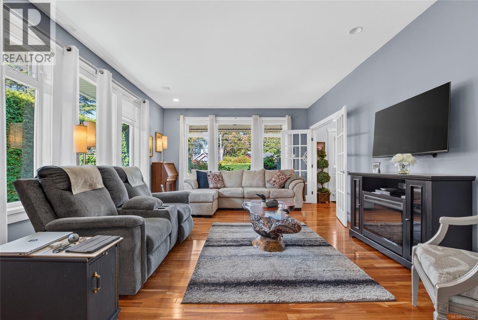 3192 Gibbins Rd - Image 19