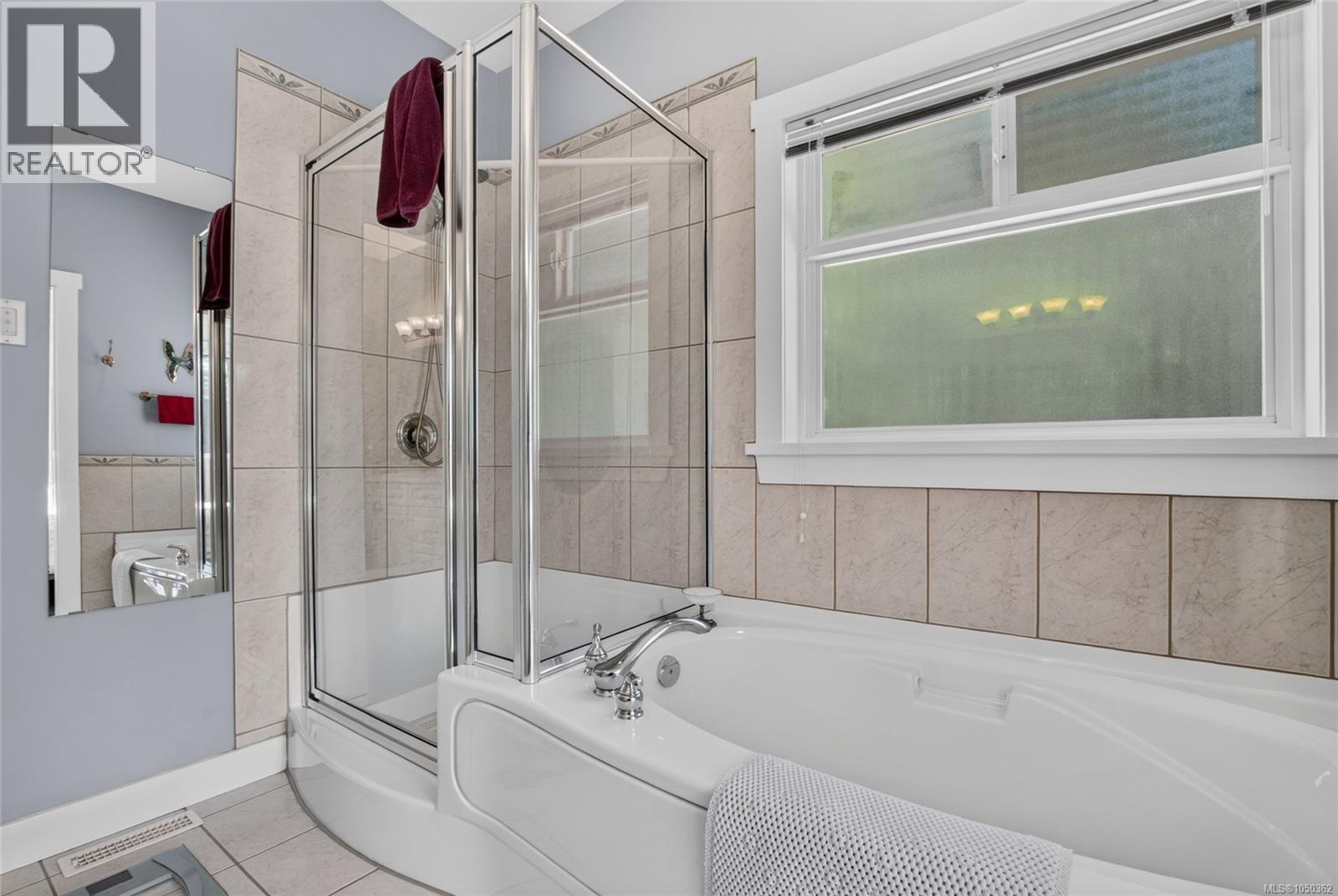3192 Gibbins Rd - Image 31