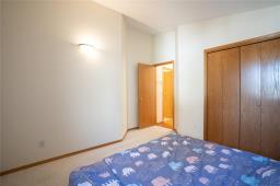 100 Shore Street, Winnipeg, MB R3T0M2 Photo 11