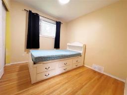 Bedroom - 127 Laval Drive, Winnipeg, MB R3T2X9 Photo 7