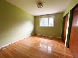 Kitchen - 127 Laval Drive, Winnipeg, MB R3T2X9 Photo 9