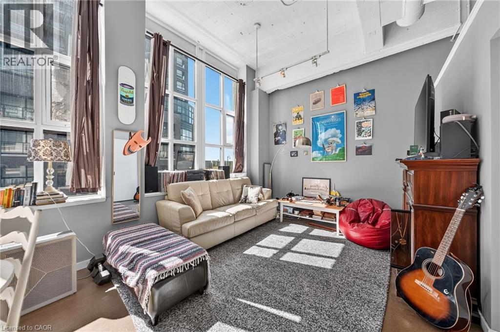#314 410 KING Street W - 9