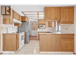 Recreational, Games room - 109 Shawnee Rise Sw, Calgary, AB T2Y2S1 Photo 9