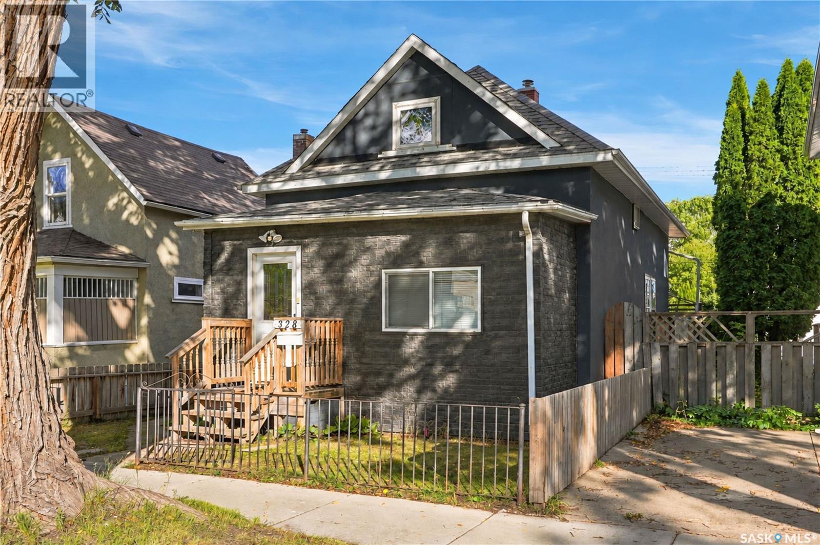 328 I AVENUE S, Saskatoon — photo 3