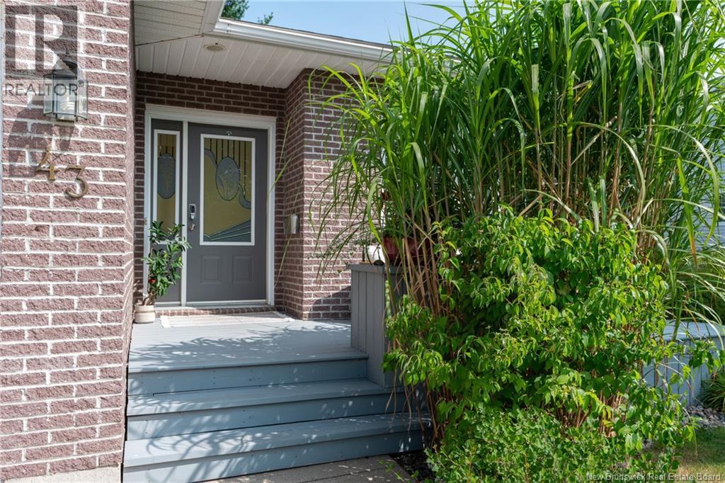 43 Ridgewell Place, Fredericton, New Brunswick, E3B6J9, Fredericton, New Brunswick — photo 3 of 5
