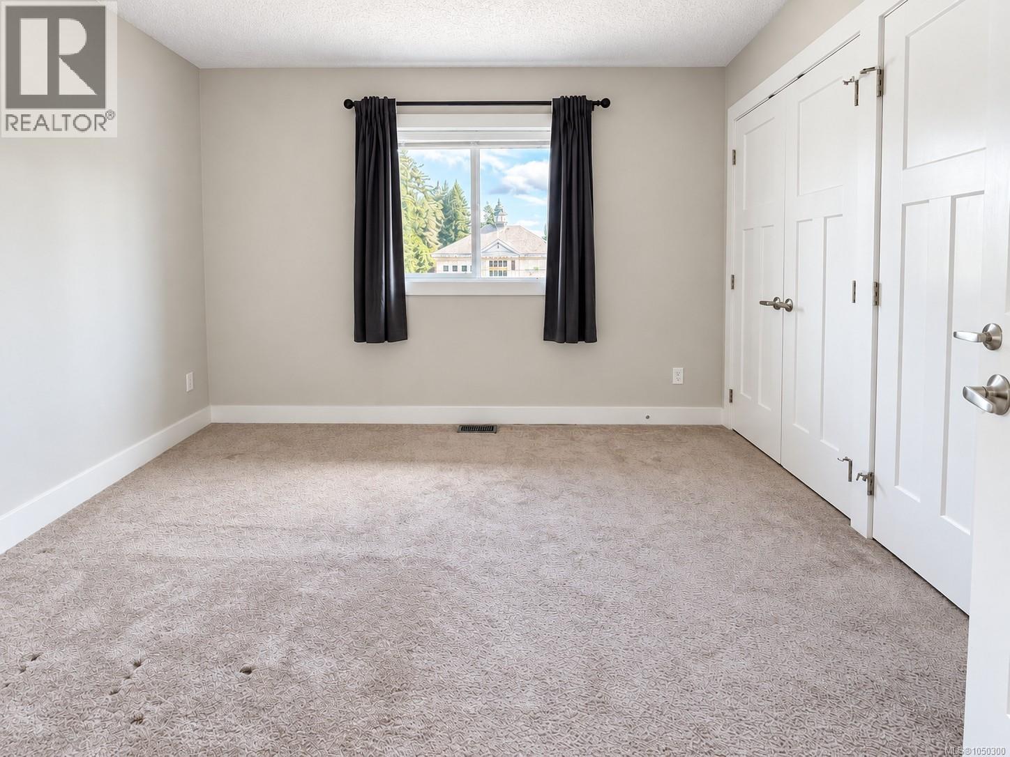#12 1027 College St - Image 13