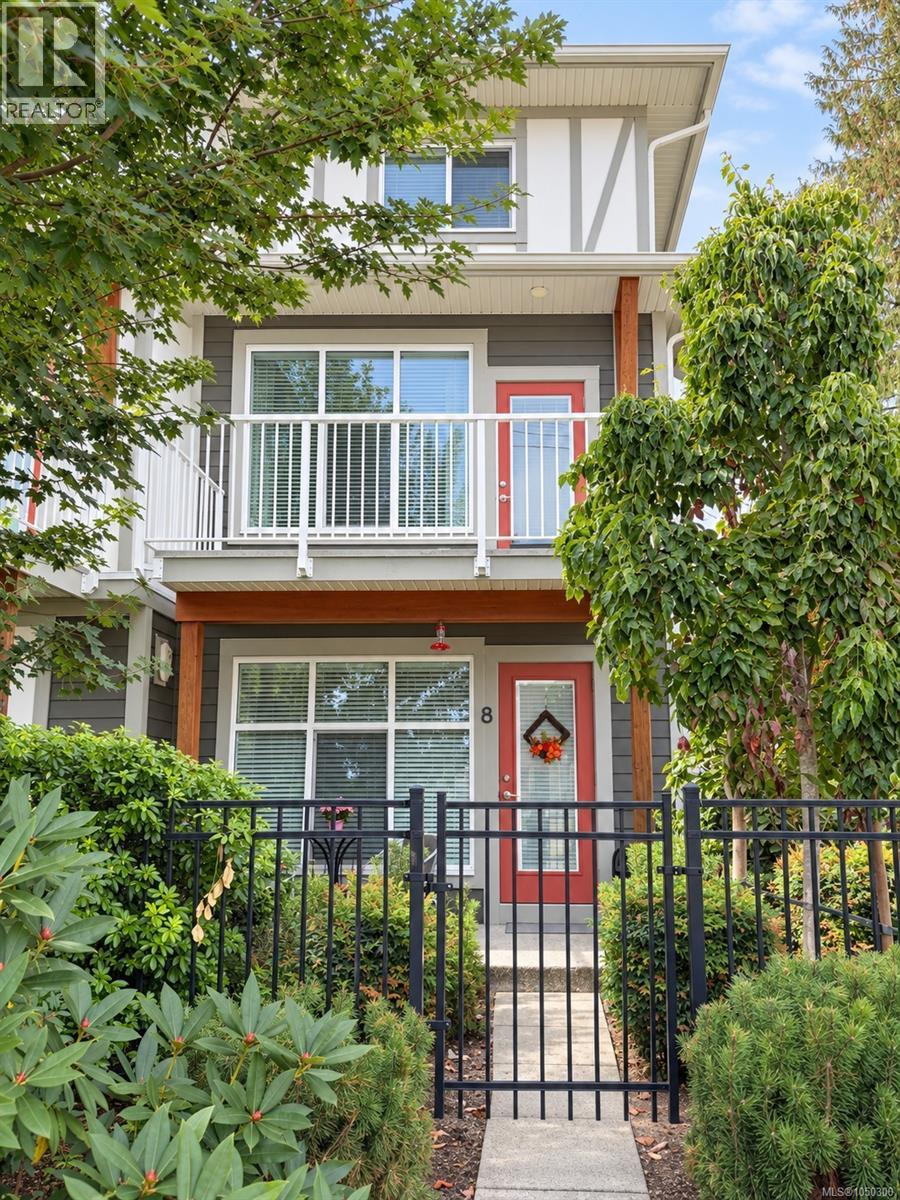#12 1027 College St - 20