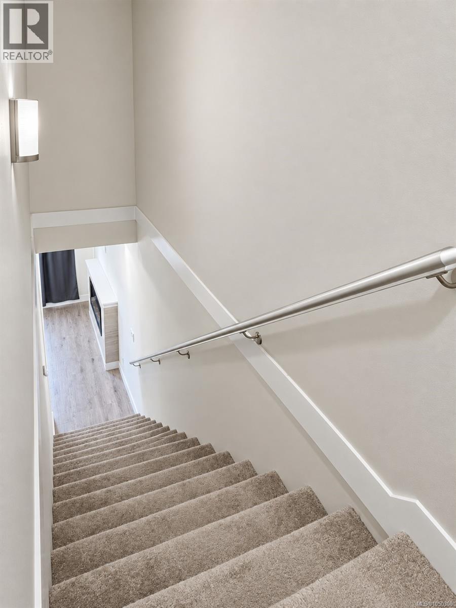 #12 1027 College St - Image 9