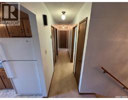 Family room - 406 Centennial Drive, Strasbourg, SK S0G4V0 Photo 10