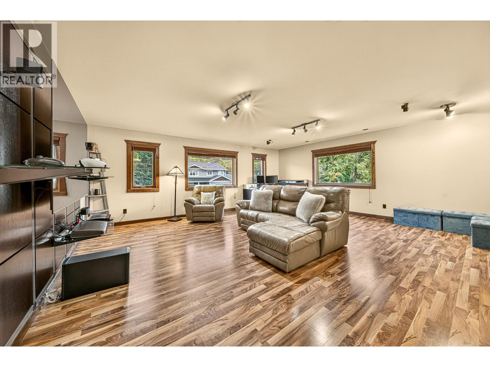 1322 11th Avenue - Image 45