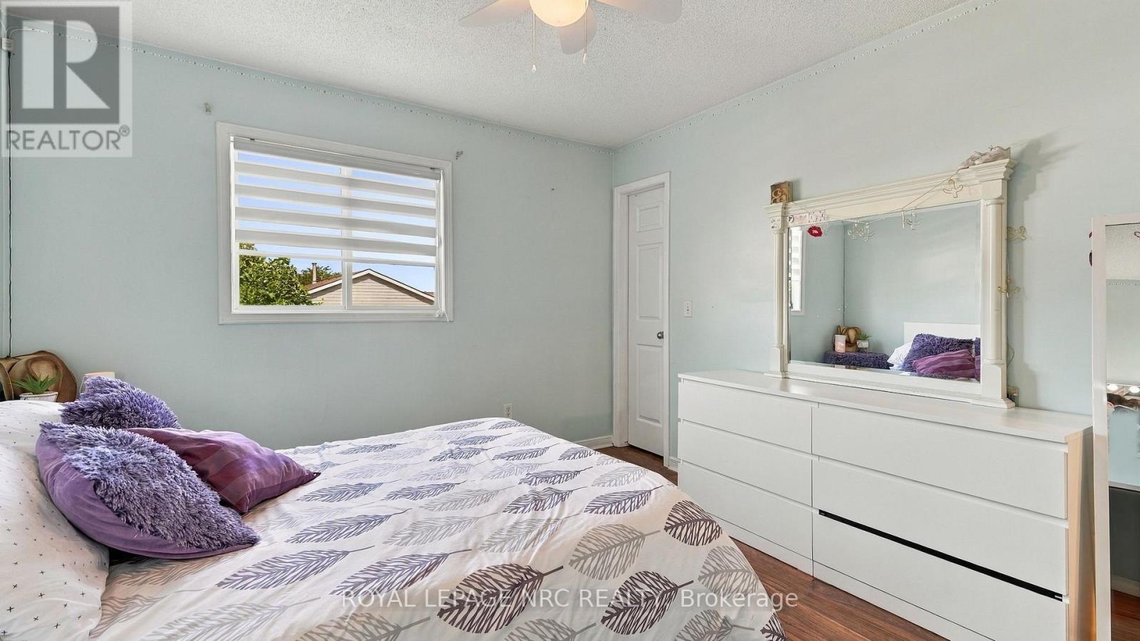 32 POPLAR CRESCENT - 29