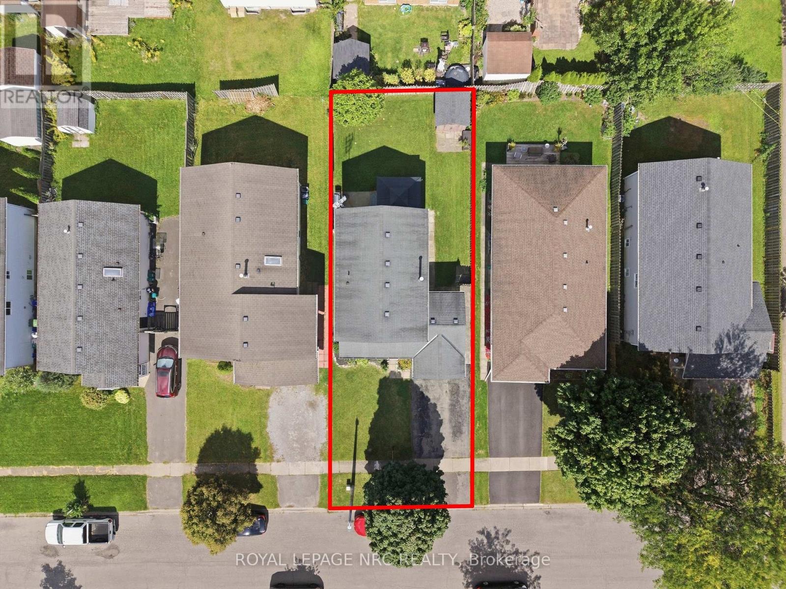 32 POPLAR CRESCENT - 4