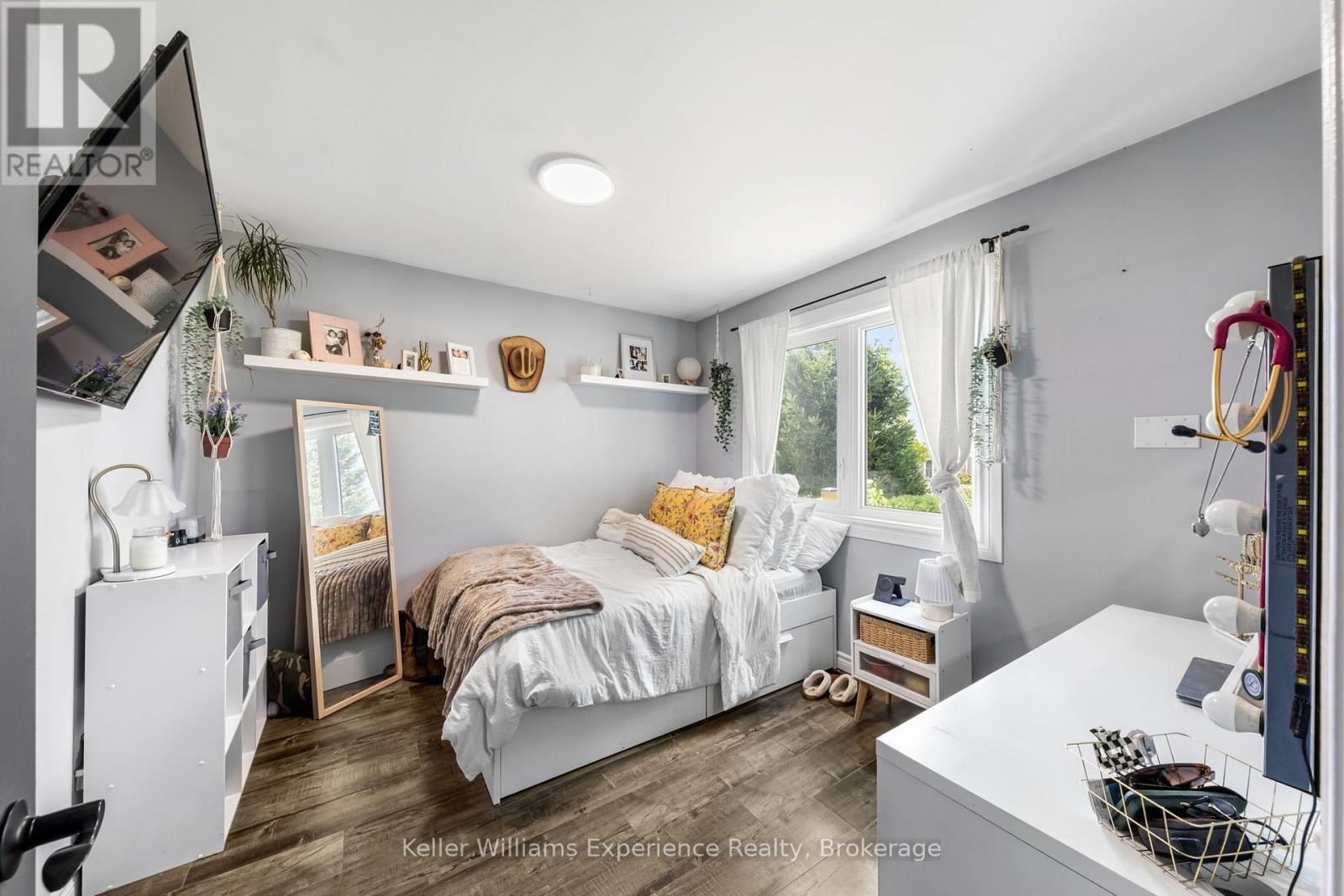 5691 PENETANGUISHENE ROAD - 24